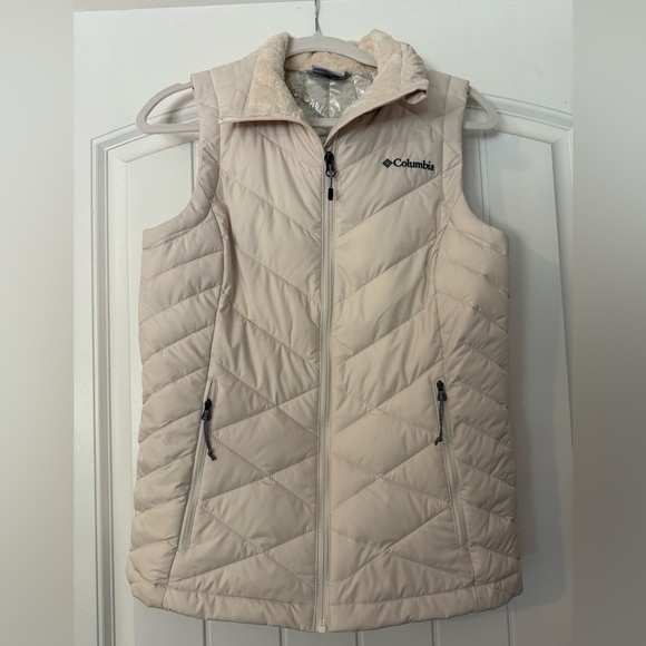 SOLD Columbia Women's Heavenly Omni-Heat Vest - Picture 2 of 6